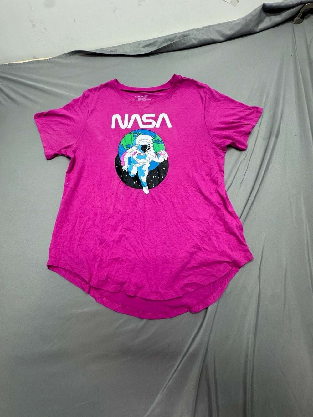 NASA Astronaut Graphic T-Shirt Size XL 15/17 Pink Short Sleeve Space